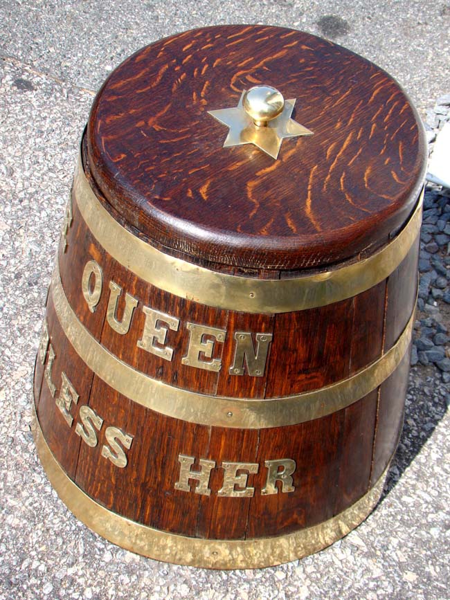 A fine Victorian Royal Navy brass bound oak rum barrell inscribed "The Queen, God Bless Her" circa 1860-1880. — image 2